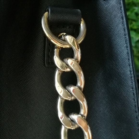 SOLD MK Large Hamilton Saffiano Leather Tote - Picture 10 of 16